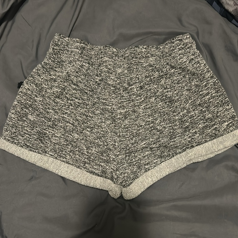 Drawstring shorts w/pockets - Picture 3 of 3